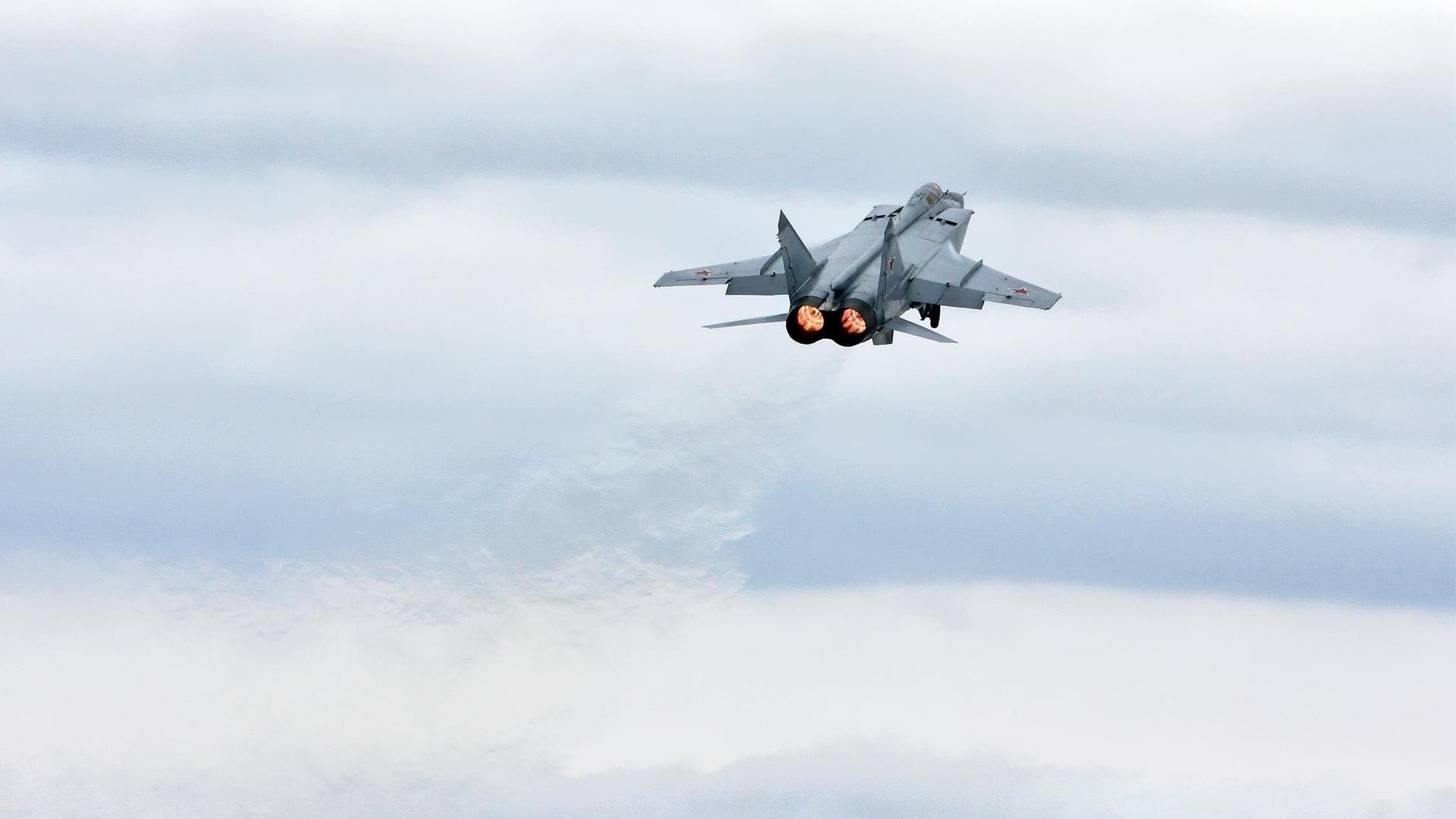 爱游戏app安装-球员情绪管理成为焦点，运动员情绪控制