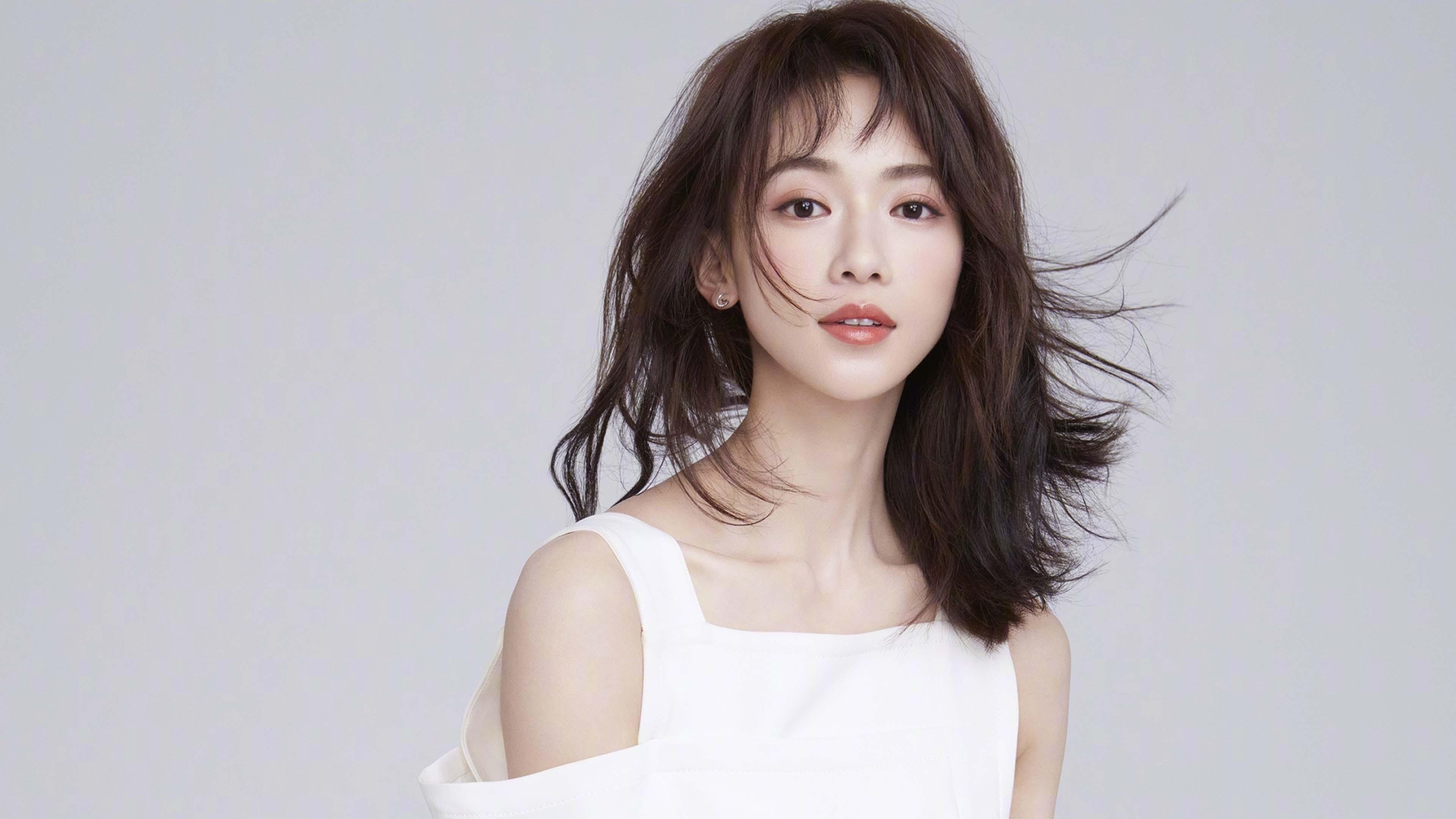 爱游戏下载-胡贝特·科斯稳扎稳打掌控比赛节奏，胡安贝内特简介